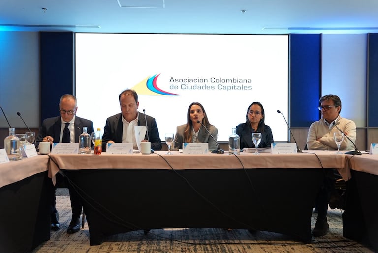 Asocapitales inició el diálogo entre las ciudades capitales y el Ministerio de Salud para llevar las principales alertas y propuestas de los territorios a la conversación nacional sobre salud.