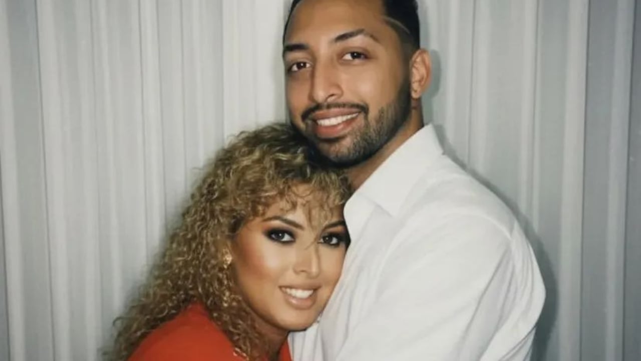 Alex Teherán recordó a su madre, con una fotografía juntos realizada con IA.