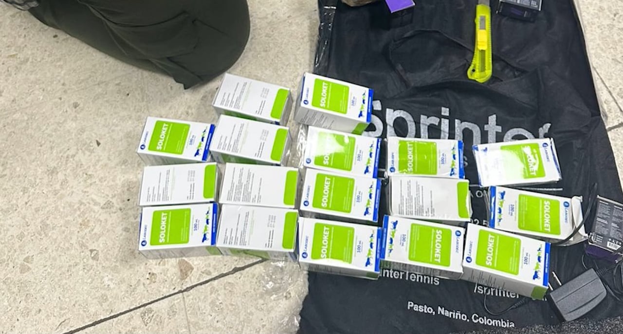 La Policía encontró 18 frascos de ketamina ocultos en una encomienda.