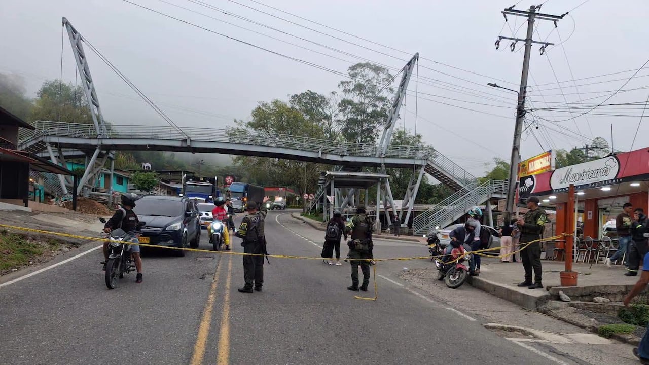 las autoridades piden evitar los tramos afectados, respetar las restricciones de paso y esperar información oficial sobre la reapertura del corredor vial.
