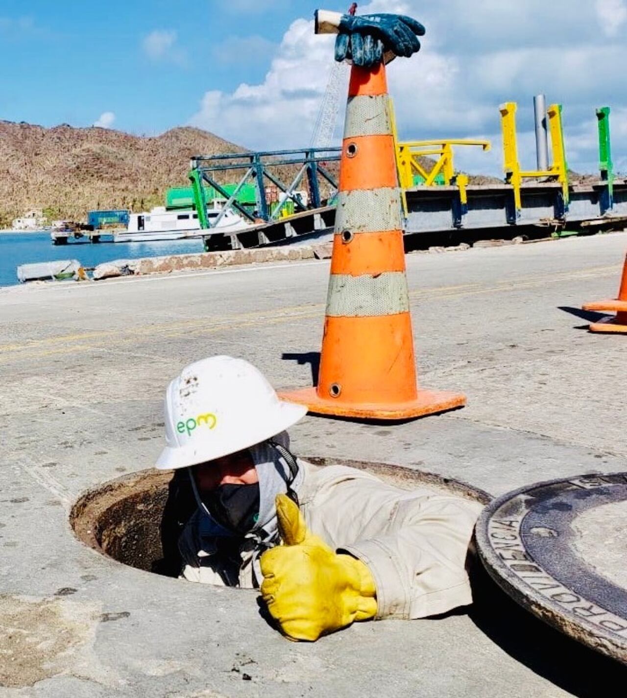 Avanza instalación de redes de energía y habilitación de alcantarillado en Providencia