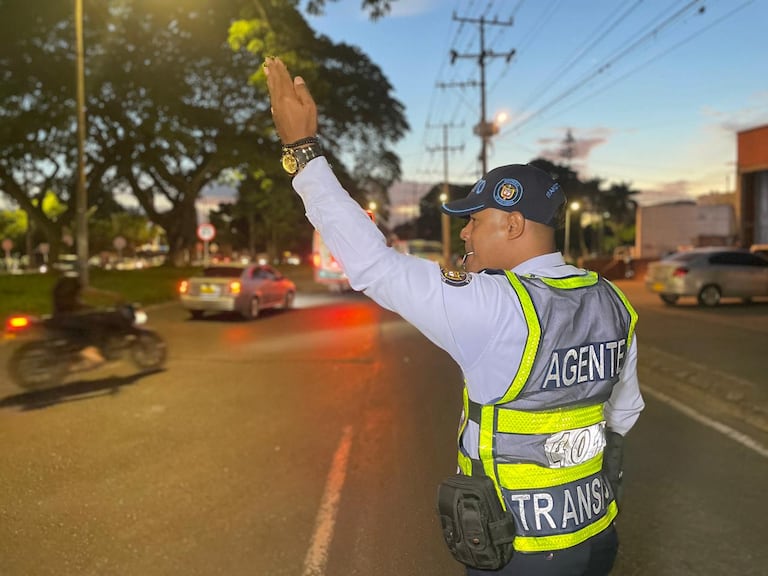 AGENTES DE TRÁNSITO - MOVILIDAD