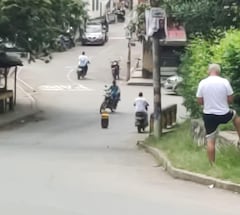 Este fue el cilindro que dejaron abandonado los disidentes de las Farc en una de las salidas del municipio de Caloto, Cauca.