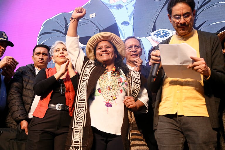 El candidato del Pacto Histórico Iván Cepeda realizó el registro de su candidatura presidencial junto a Aida Quilcué, su fórmula vicepresidencial.
