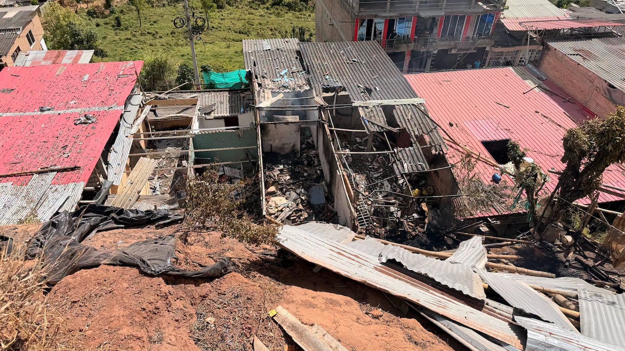 La mortal emergencia ocurrió alrededor de la 1:30 p.m. de este viernes 26 de junio en una vivienda de la cabecera municipal de La Unión, que al parecer era utilizada de manera ilegal como polvorera. Allí las autoridades encontraron un depósito con varios artefactos explosivos de pólvora negra.
