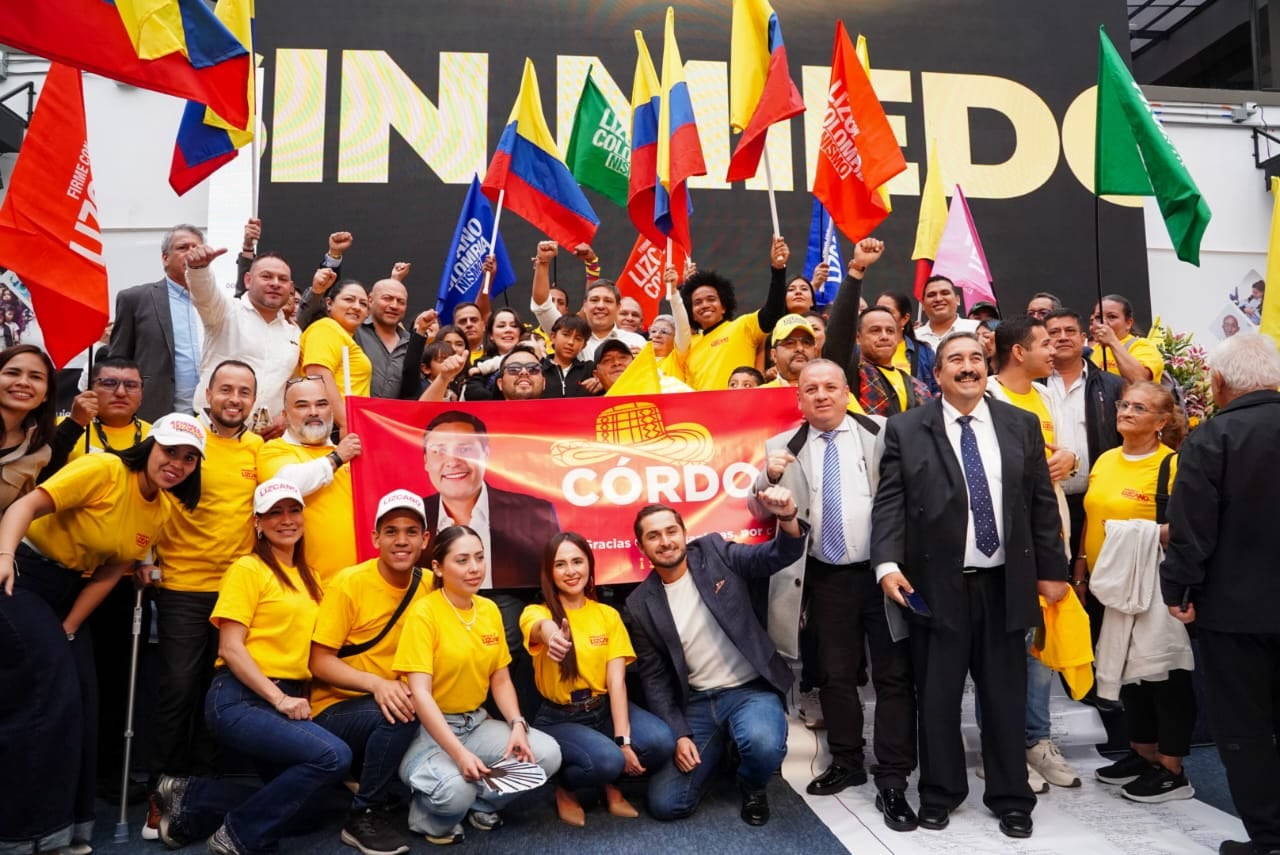 El precandidato destacó que las firmas representan el respaldo ciudadano y no cálculos partidistas.