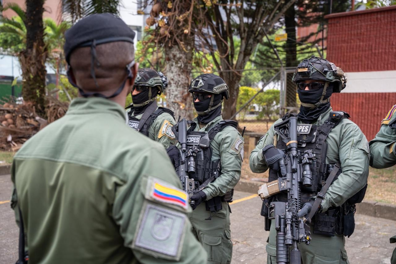 Tras el operativo, alias ‘Tulita’ fue dejado a disposición de la Fiscalía General de la Nación para responder por delitos relacionados con armas de uso restringido y explosivos.