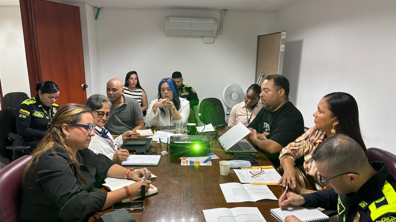 Más de 100.000 caleños están habilitados para votar durante esta jornada.