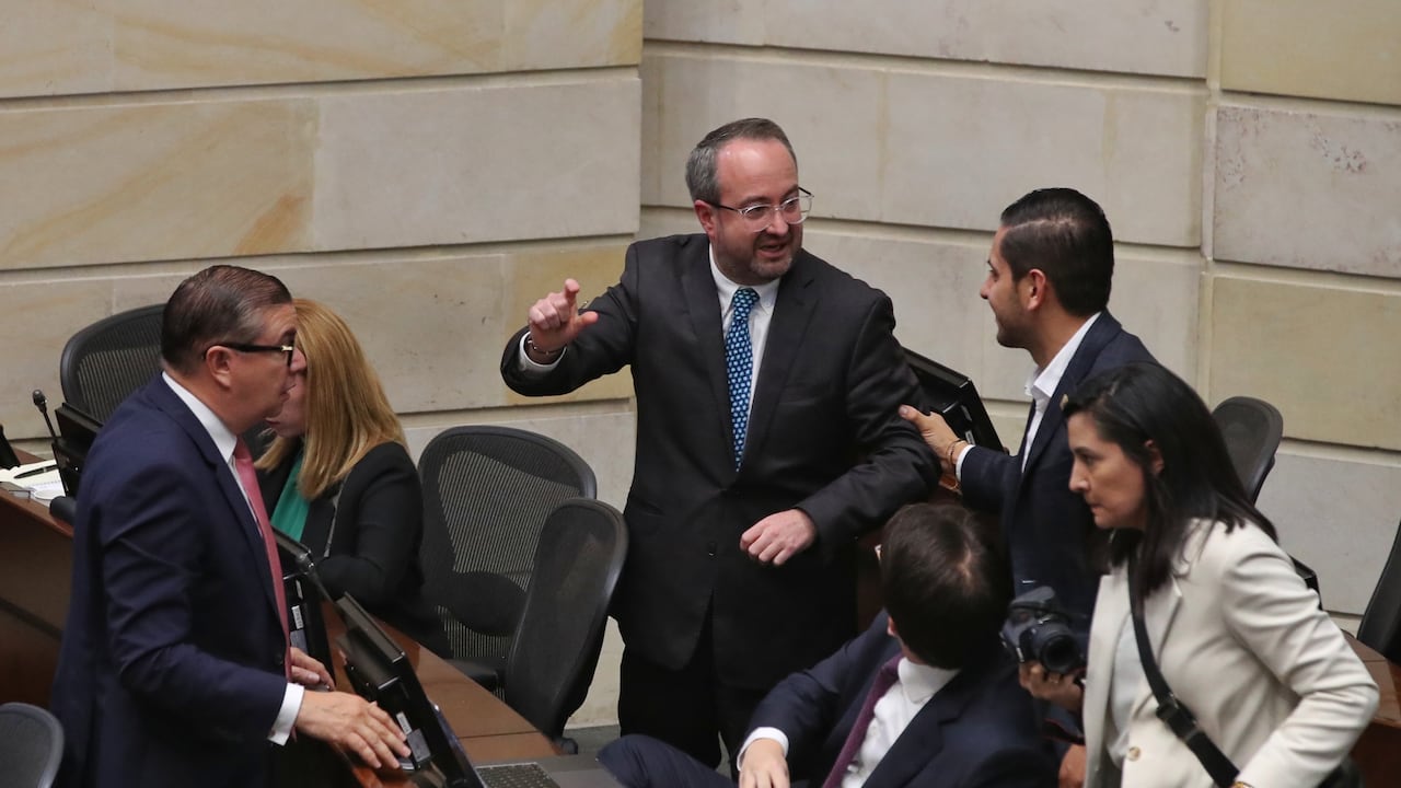 Plenaria del Senado debate de la Consulta Popular