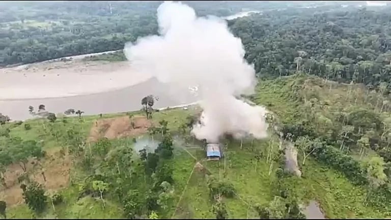 Bombardeo en zona fronteriza entre Ecuador y Colombia.