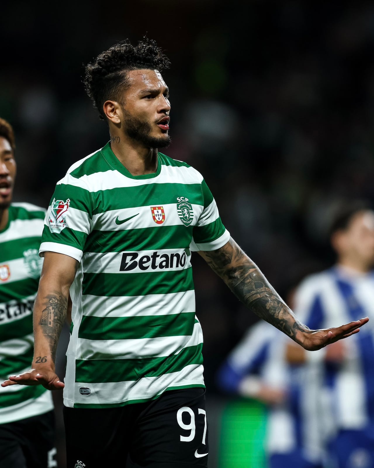 Luis Javier Suárez luego de marcarle al Porto en la Copa de Portugal.