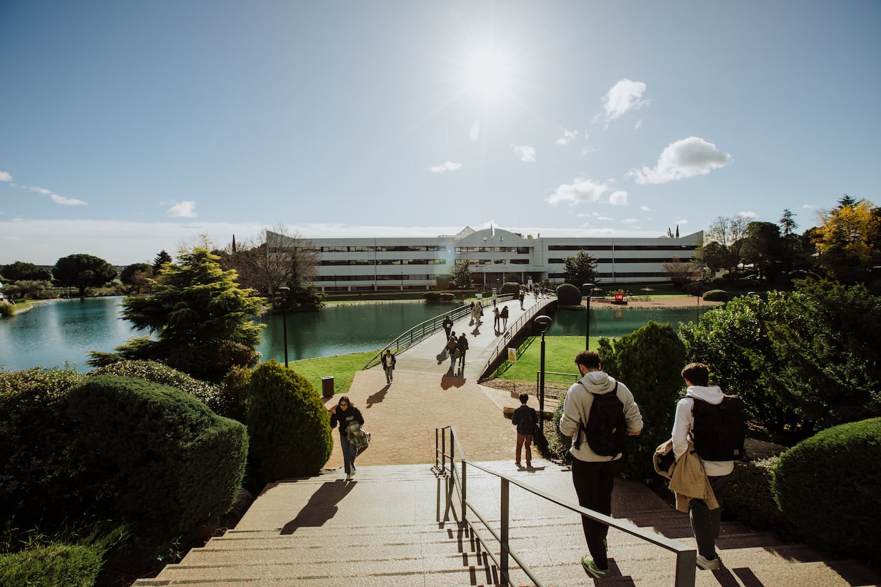 Según datos de la Universidad Europea, en 2020 contaba con 1.500 estudiantes virtuales; hoy son más de 15.000.