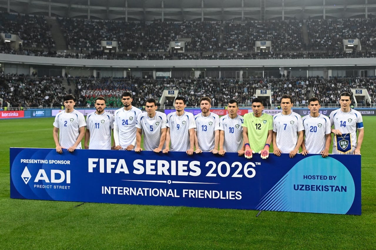 Uzbekistán antes del partido ante Venezuela.