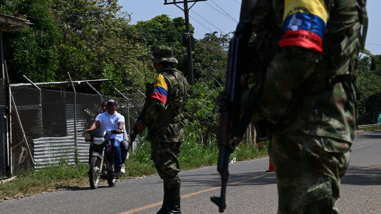 La presencia de estructuras de las disidencias de las Farc como la Adán Izquierdo y el Frente 57 Yair Bermúdez ha reconfigurado el conflicto en la zona rural de Tuluá. Según autoridades locales, estos grupos ya no operan mediante combates abiertos, sino a través de acciones selectivas