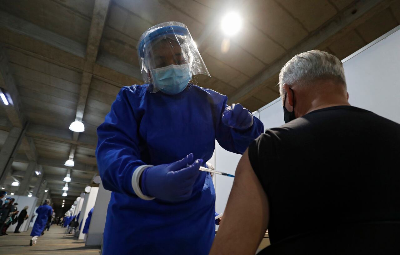 Compensar y Nueva EPS abren en Corferias el punto de vacunación contra el Covid 19 mas grande del pais
centro de vacunación masiva
Bogota junio 8 del 2021
Foto Guillermo Torres Reina / Semana