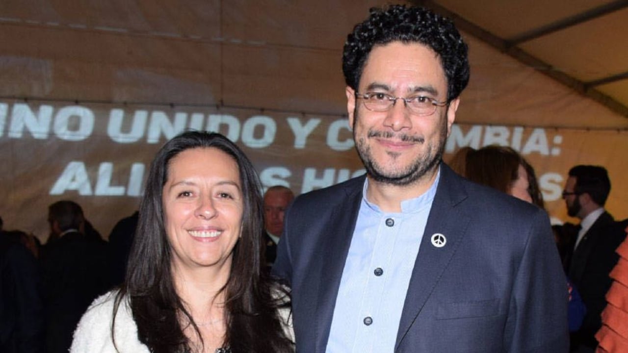 Pilar Rueda, la pareja sentimental del senador y candidato presidencial Iván Cepeda.