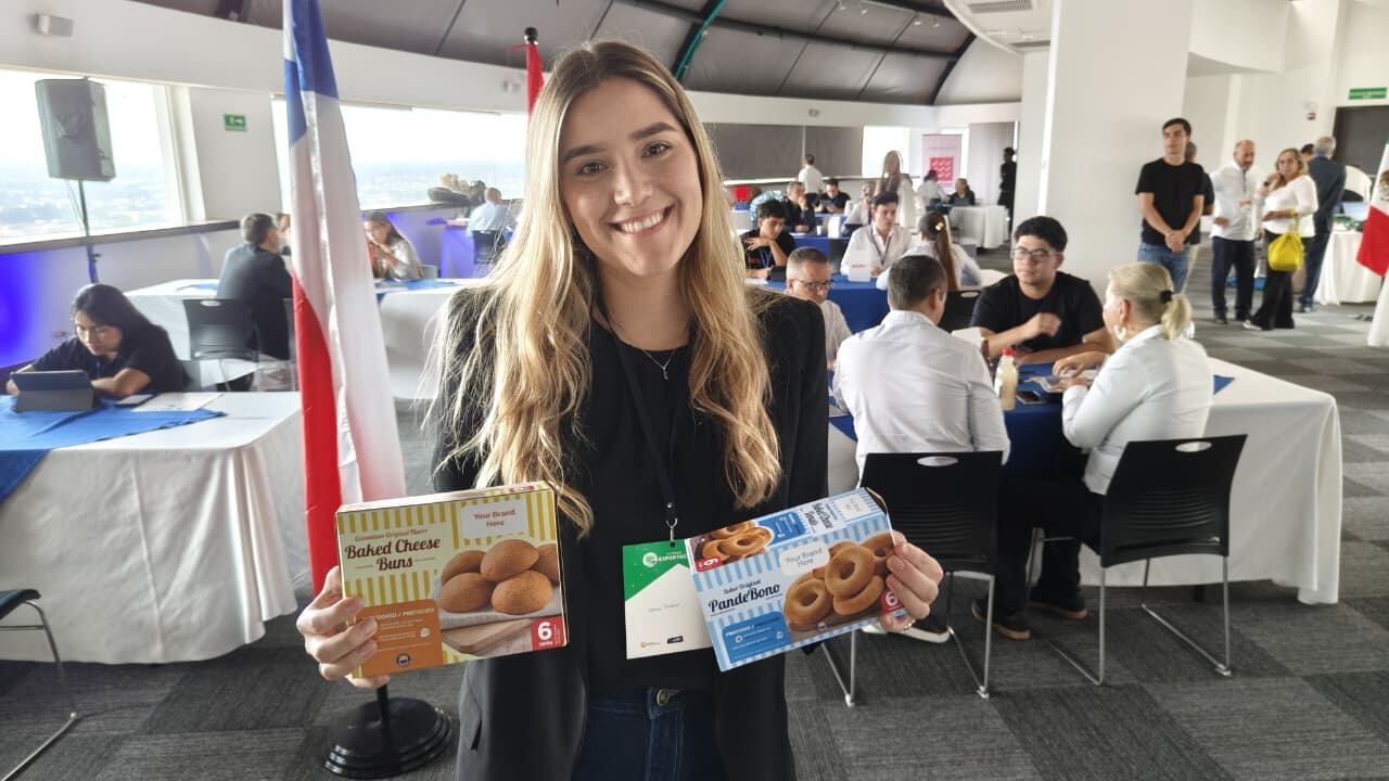 Laura Orozco de Quick & Tastin, hizo parte del programa Mi Primera Exportación con pandebonos y almojábanas listos para hornear.