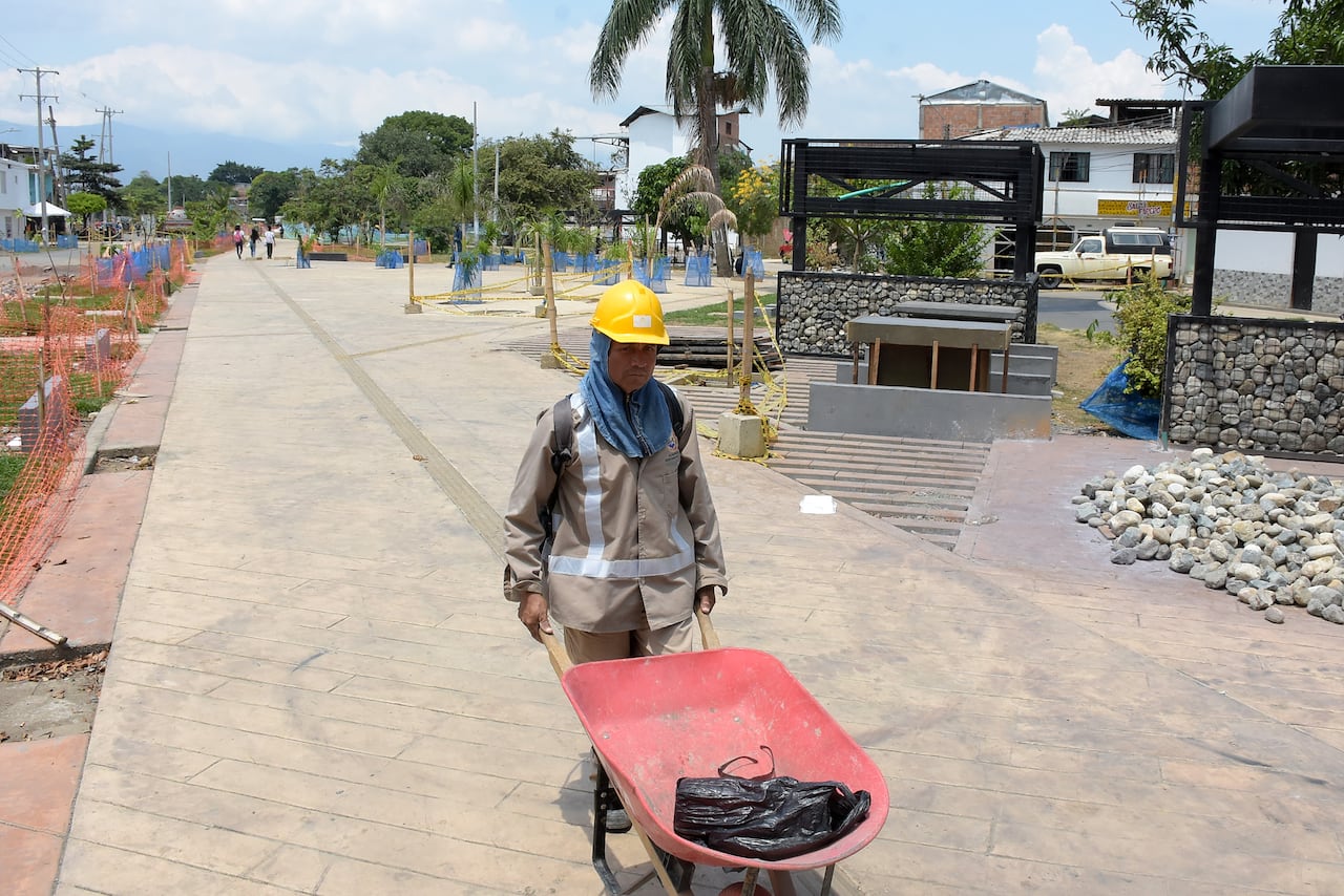 En el Boulevar de Oriente continúan los avances de obra de este proyecto de la administración municipal y que beneficia a los residentes del sector.