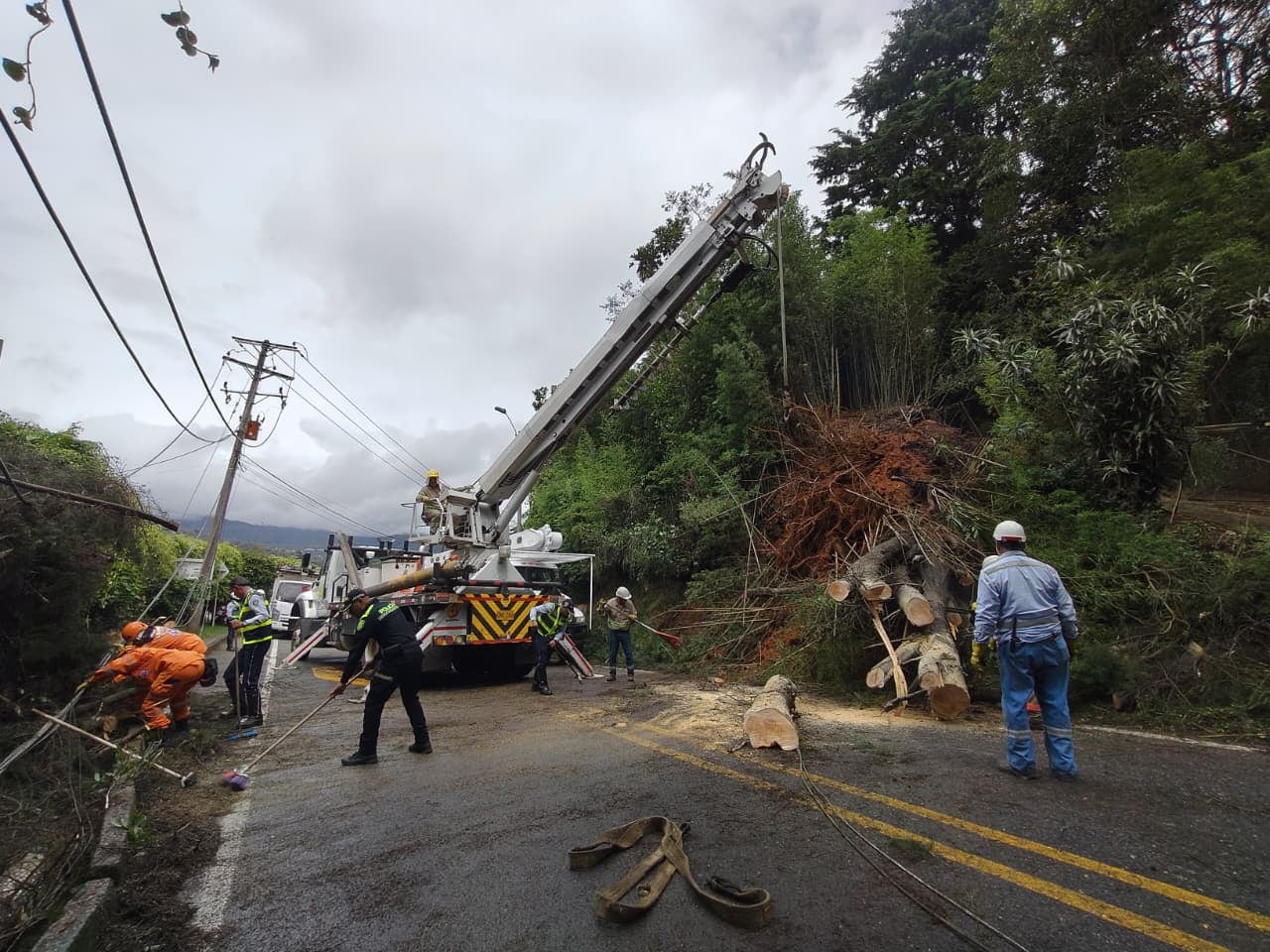 Derrumbe Vía al Mar 2026