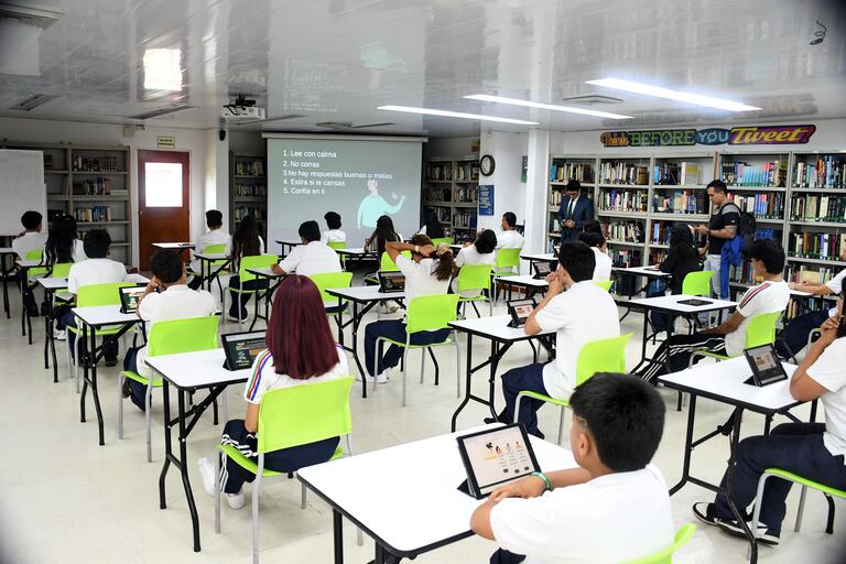 Cali: Lanzamiento del programa " Tu tarea es Brillar", del Colegio Colombo Británico: Foto José L Guzmán. EL País