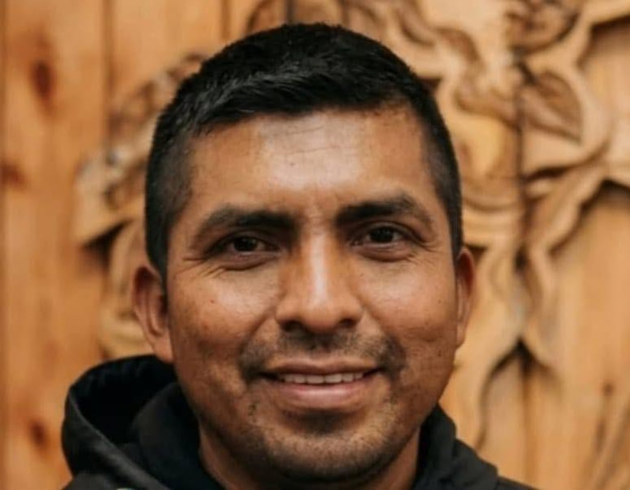 El comerciante Yamith Caicedo, conocido en la región limítrofe de Cauca y Huila como El Negro y propietario de la Ferretería Andina, fue retenido por hombres armados en la tarde del miércoles 10 de junio en la vereda La Muralla, zona rural del municipio de Isnos.