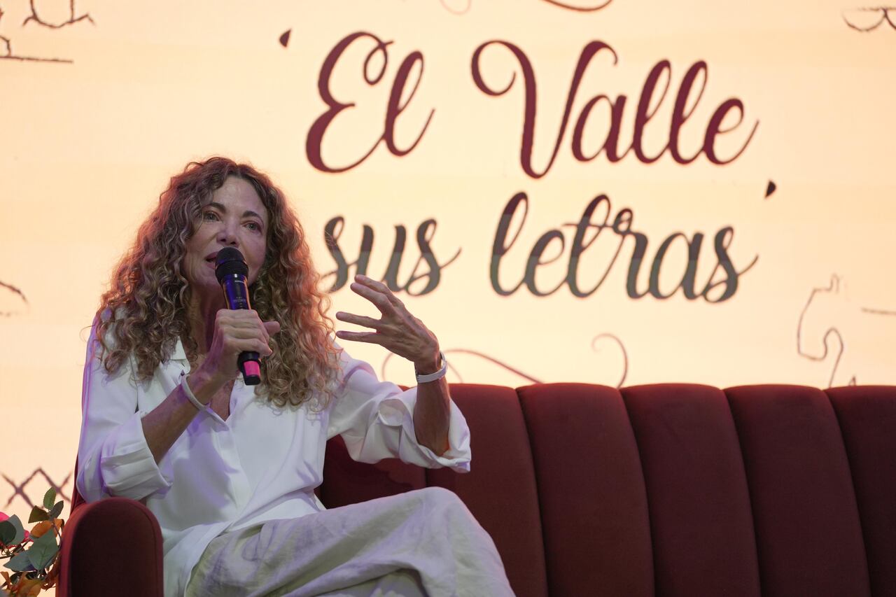 Ángela Becerra dice que “la tecnología y la inmediatez están matando la espera, la ilusión, la capacidad de asombro”.