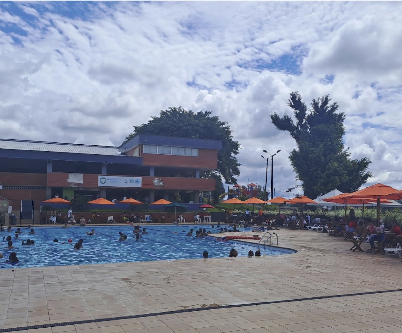 El 2026 inicia con el carnaval de Negros y Blancos en los Centros Recreacionales de Comfenalco Valle Delagente