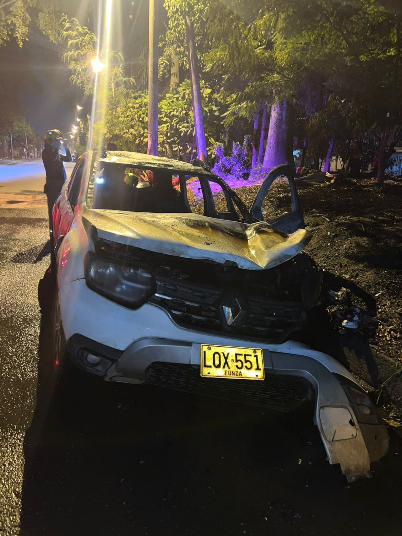 La camioneta en la que se movilizaban los líderes sociales quedó incinerada tras el ataque con explosivos en Mojica.