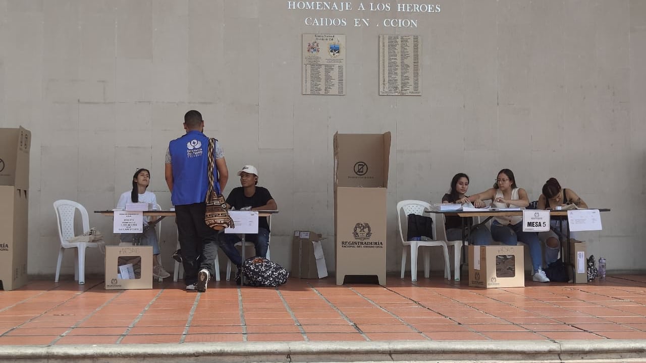 A más de una hora de haber sido abiertas las urnas de votación, se registra en Cali, una baja participación en las elecciones del Consejo de Juventudes.