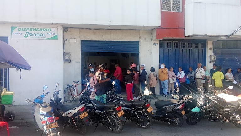 La comunidad denuncia que fórmulas previamente autorizadas y marcadas como pendientes están siendo retiradas del sistema, dejando a los pacientes crónicos sin sus suministros permanentes y con el riesgo de un deterioro en su salud.