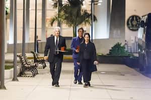 Álvaro, Gonzalo y Morgana, los hijos de Vargas Llosa.