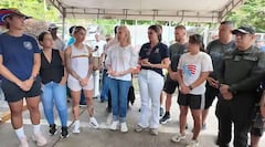 Miembros de la Policía de Chicago, policía de Nueva York, y voluntarios del cuerpo de bomberos estadounidense, y fundaciones, se dieron cita en Dagua, para entregar ayuda humanitaria a personas damnificadas por el terremoto.