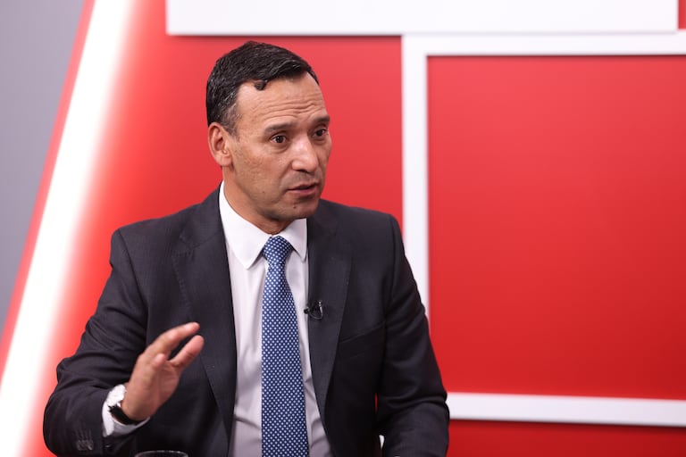 Pedro Sánchez, ministro de Defensa