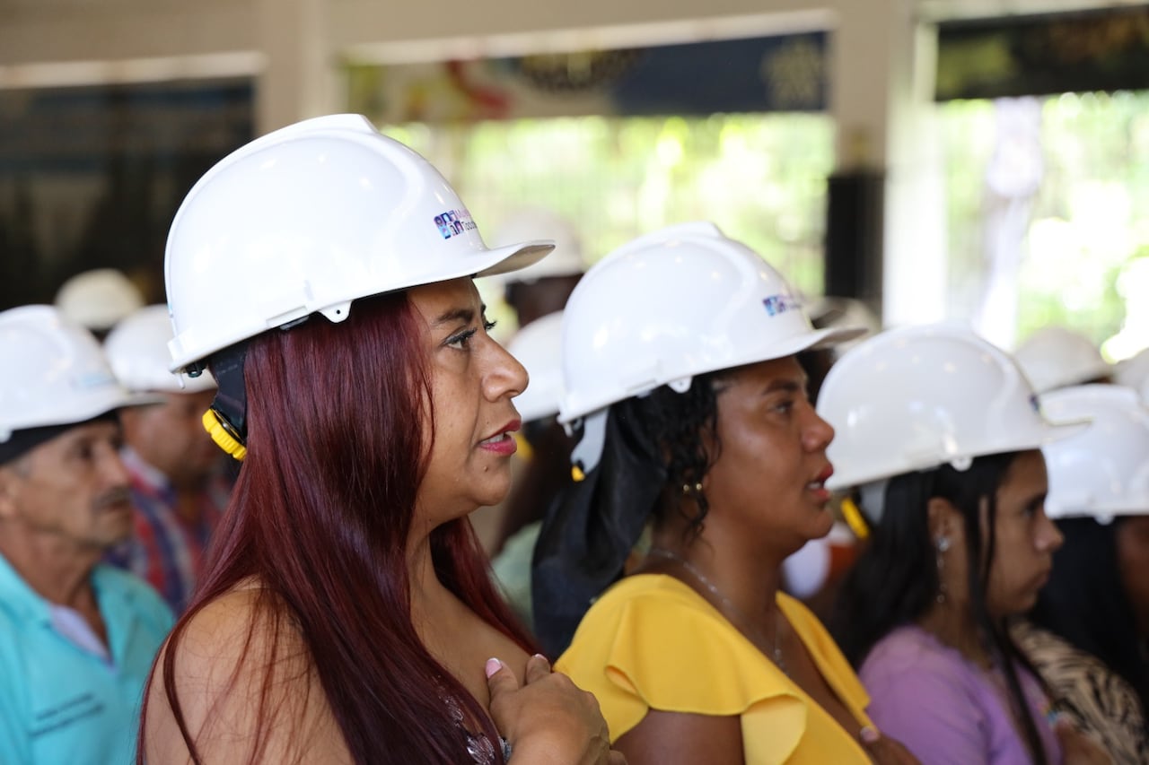 Autoridades locales y del sector acompañaron la ceremonia de graduación de Mujeres Todoterreno.