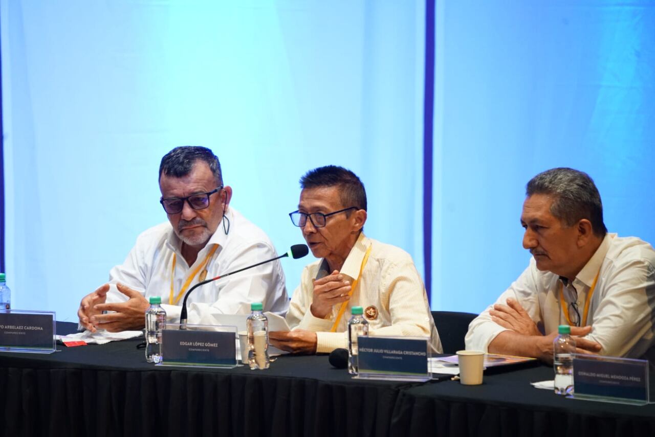 Ex comandantes de las FARC en el sur occidente Colombiano declaran frente a sus víctimas en la audiencia regional de declaración de la verdad en la Universidad Javeriana en Cali.