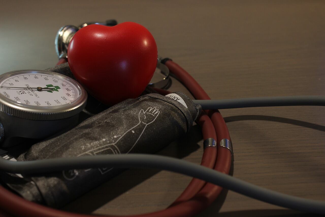 De acuerdo con la Organización Mundial de la Salud, el 46 % de los adultos hipertensos en el mundo desconocen que padecen esta enfermedad, y apenas uno de cada cinco la tiene controlada.