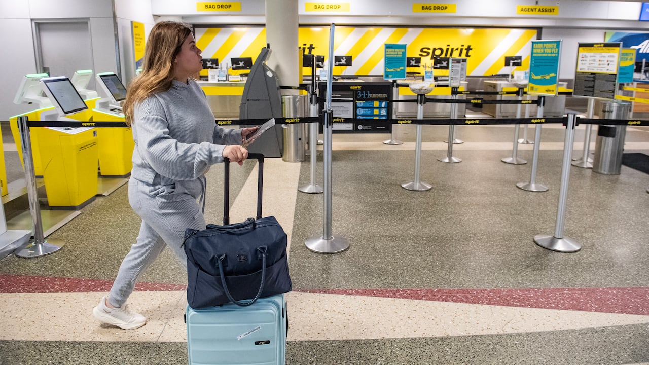 Miles de pasajeros están perjudicados con el cierre de la aerolínea Spirit.
(Photo by Joseph Prezioso / AFP)