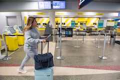 Miles de pasajeros están perjudicados con el cierre de la aerolínea Spirit.
(Photo by Joseph Prezioso / AFP)