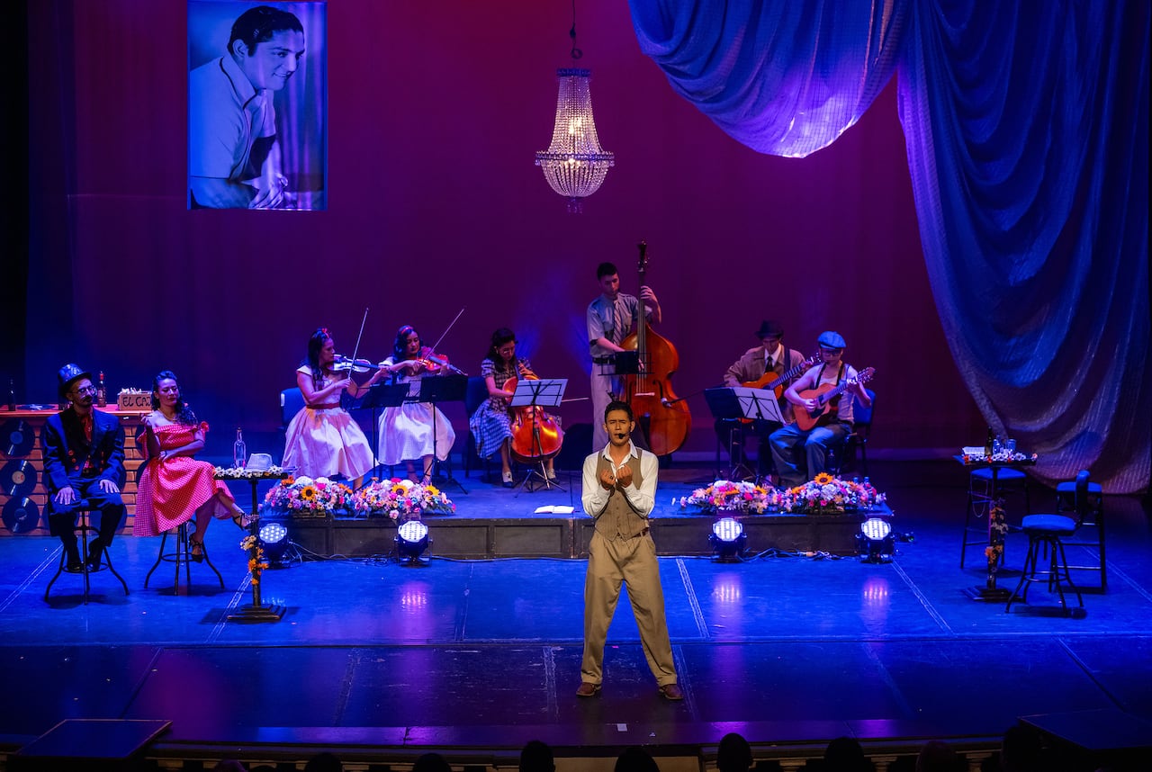 El legado de Julio Jaramillo revive en el escenario del Teatro Calima de la mano de Cuatro Cuartos Producciones, en una velada cargada de nostalgia, emoción y música para compartir en familia.
