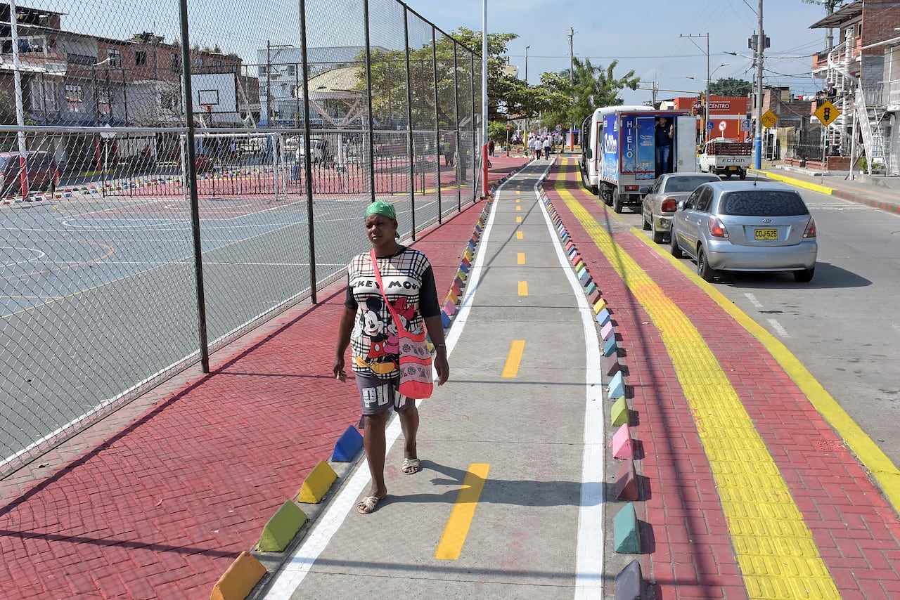 En el Parque Longitudinal 72W del Oriente de Cali se firmó el pacto para el embellecimiento de este parque dentro de la campaña "Mi Cali Bella." Este evento contó con la presencia del Alcalde de Cali Alejandro Eder y La Gobernadora del Valle Dilian Francisca Toro.