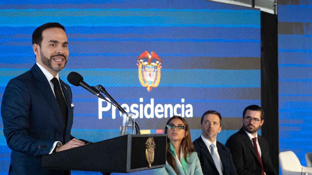La Nación pondrá al servicio de las ciudades y sus Alcaldías toda su capacidad financiera, técnica e institucional para sacar adelante los grandes proyectos de infraestructura que se necesitan para mejorar la calidad de vida de sus habitantes, reiteró este miércoles el Presidente de la República, Abelardo De La Espriella.