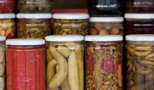 Las verduras en escabeche también podrían llegar a producir cáncer en el organismo