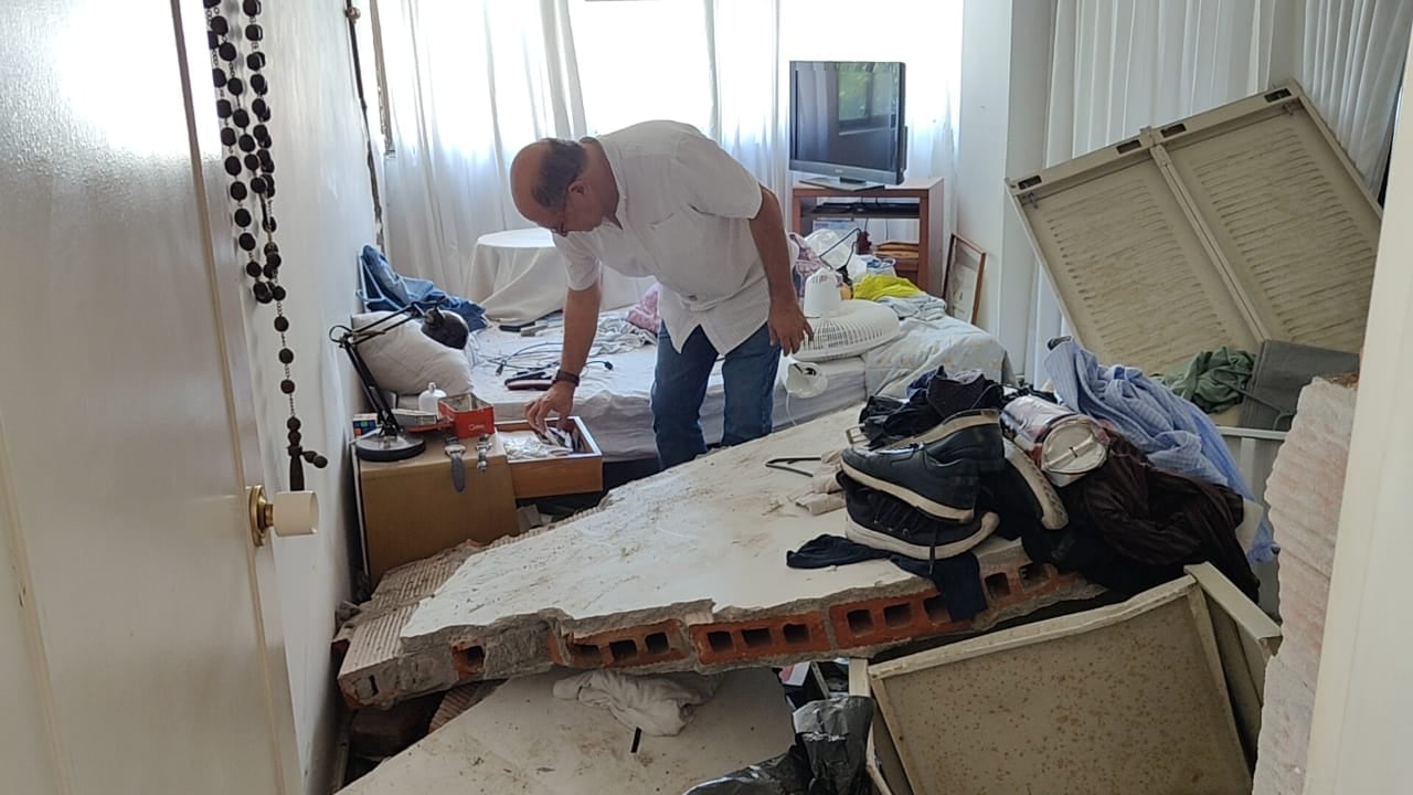 Interior de una vivienda afectada en el barrio La Flora.
