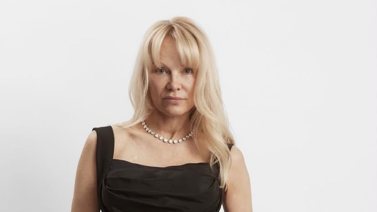 Pamela Anderson habló sobre su enfermedad y cómo logró sobrellevarla.