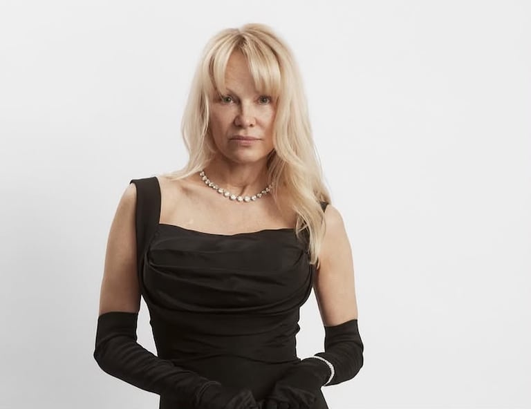 Pamela Anderson habló sobre su enfermedad y cómo logró sobrellevarla.