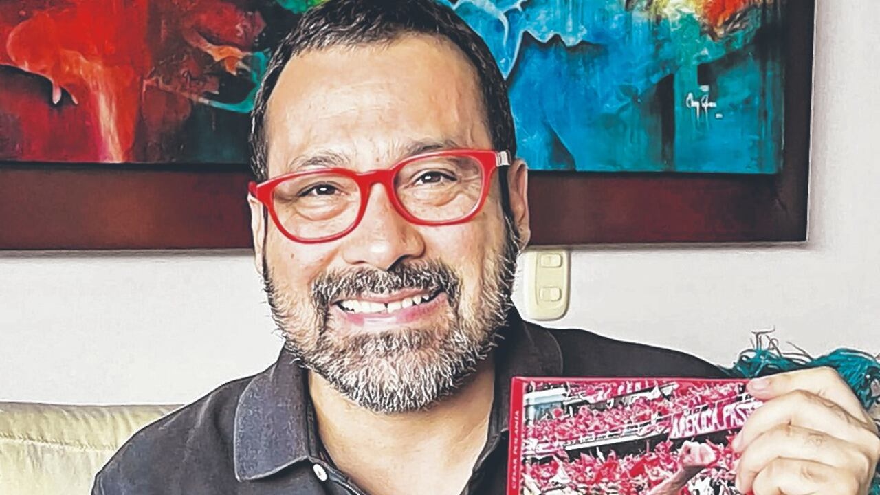 César Polania, actualmente es editor de la sección de Afición del Periódico El País y en esta casa editorial se encuentra desde hace 27 años. El libro se presenta el 14 de octubre en la carpa de la Editorial de Univalle a las 6:00 p.m.