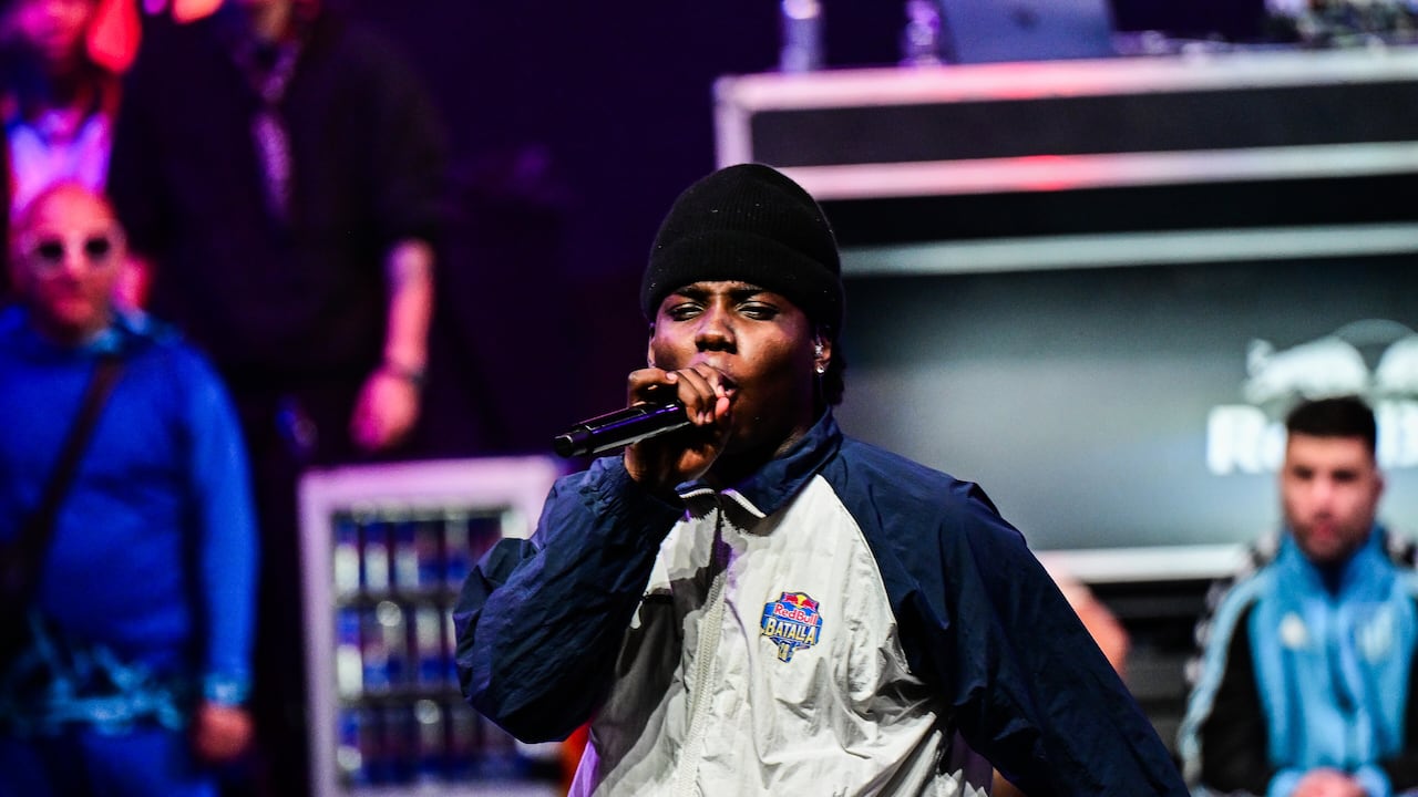 Fat N destaca por su versatilidad, creatividad en los punchlines y la capacidad de equilibrar ingenio, humor y referencias culturales.