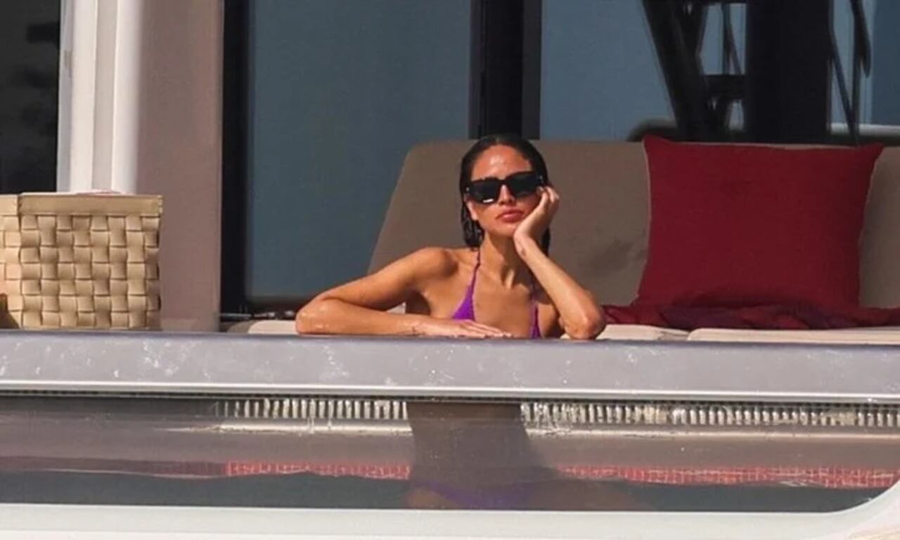 La reconocida actriz mexicana Eiza González era una de las acompañantes del piloto.