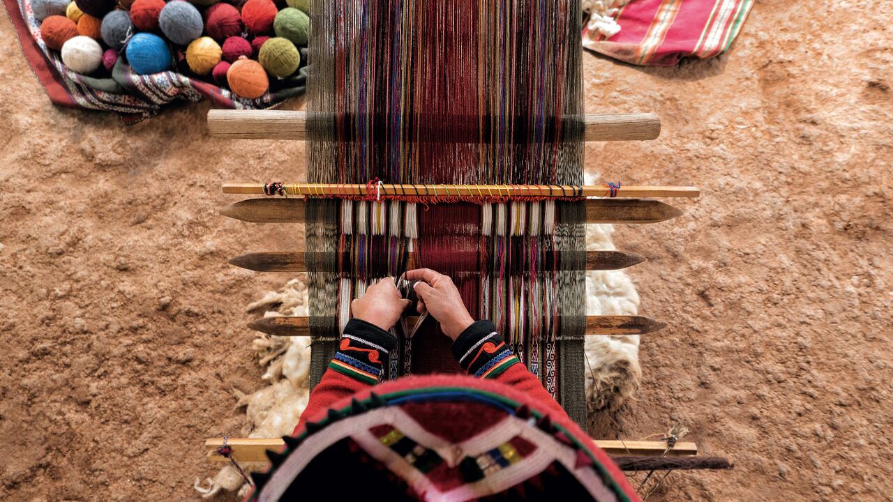 Artesanas del Cusco en el Perú. Su arte es de los más representativos en el país.