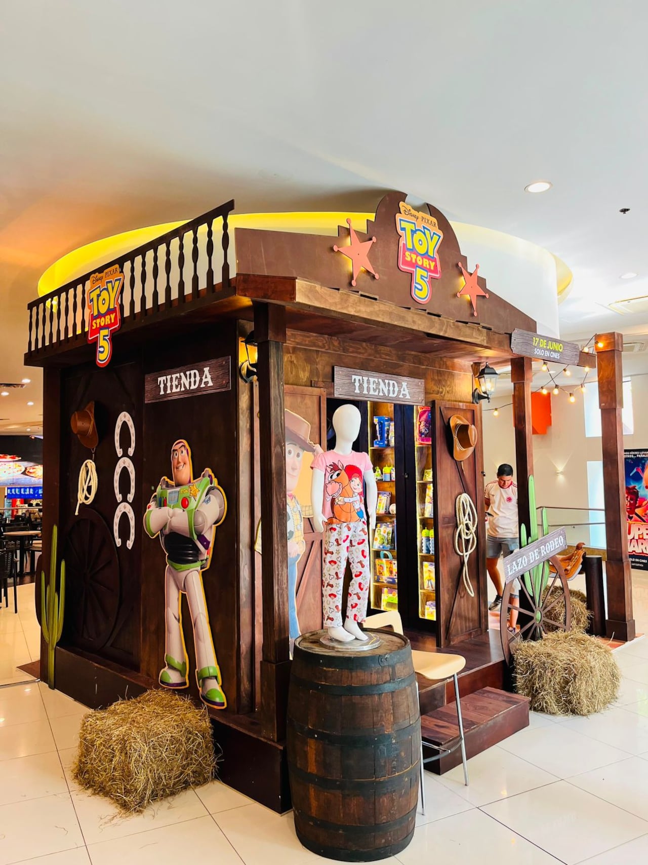 La tienda oficial de Toy Story 5 estará en Unicali.